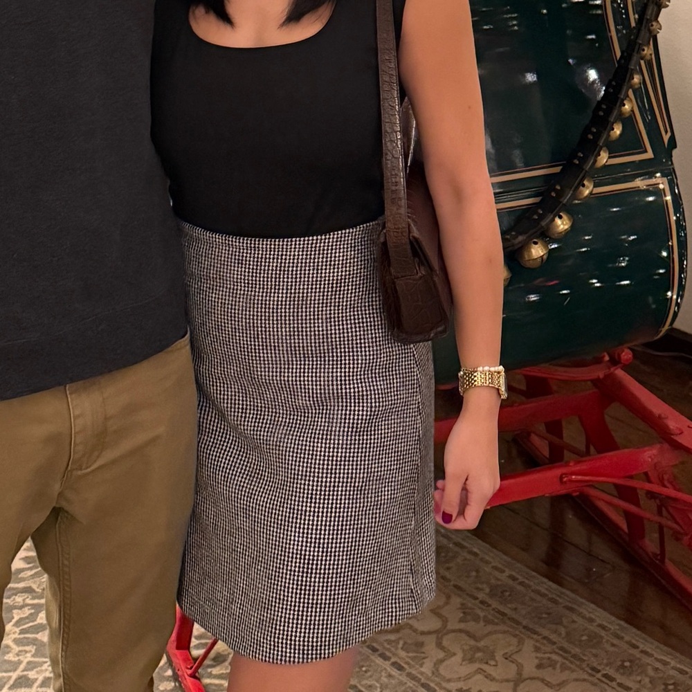 Banana Republic Black and White Pencil Skirt